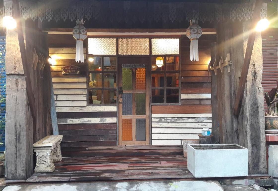 @Lanna House (Adults Only) Hostel Chiang Mai Ngoại thất bức ảnh