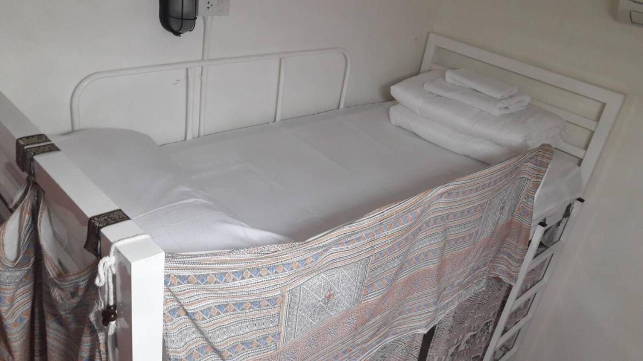 @Lanna House (Adults Only) Hostel Chiang Mai Ngoại thất bức ảnh